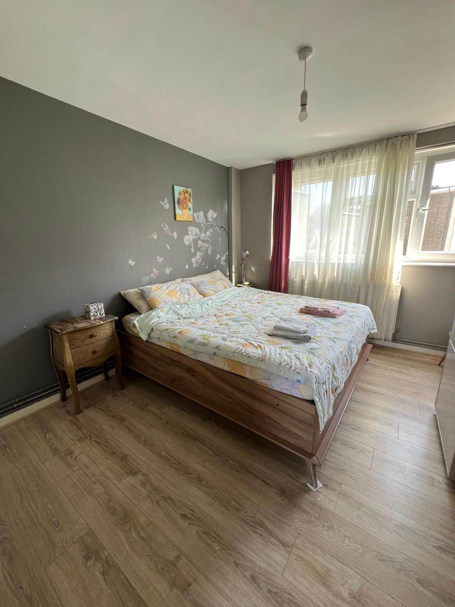 Flat In * Londra